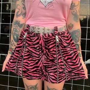 Tunnel Vision Weetzie Faux Fur zip pink Zebra Mini Skirt Womens Size S